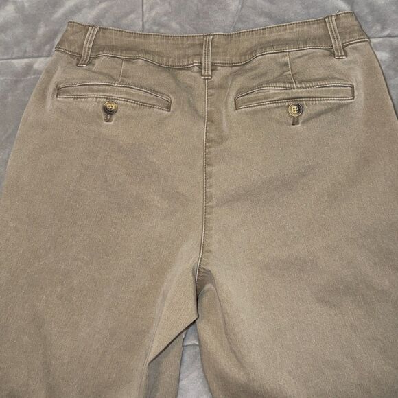 Tommy Bahama Women's Cropped Khaki Chinos, Size 4 EUC - Picture 4 of 6